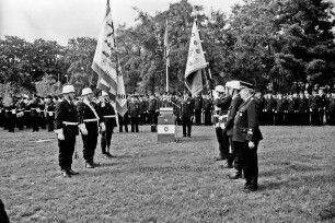 Exerzierplatz: Kreisfeuerwehrverband Stormarn feiert 100-jähriges Jubiläum: Ehrenformation