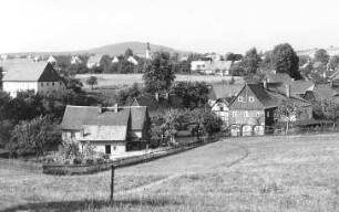 Mittelherwigsdorf-Oberseifersdorf. Blick vom Windmüllerhaus Hennig auf das Dorf