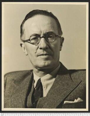 Porträtaufnahme Jean Giraudoux