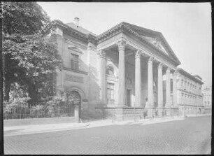 Hannover, Leineschloss : Hannover. Leine-Schloss. Portikus (1830-1834) am Schloßeingang, Leinestraße. Ansicht von Osten