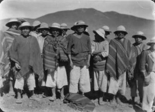 Männergruppe : Eine Gruppe Männer der Kolla