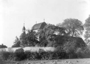 Rohr. Pfarrkirche St. Michael (Baubeginn 815/825, Umbau 1585/1618). Ansicht von Nordost mit Torturm (Erneuerung 17. Jh.)