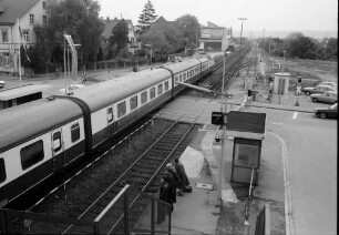 Wyhlen: Zug im Bahnhof