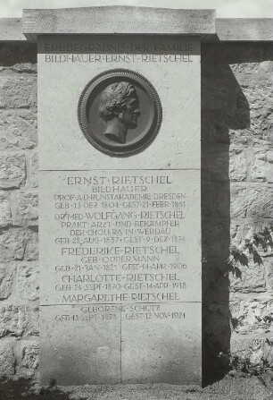Trinitatisfriedhof, Fiedlerstraße, Arnoldstraße & Tatzberg , Ernst Rietschel