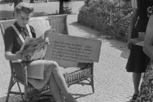 Berlin. An einem Zeitungskiosk während der Berlin-Blockade