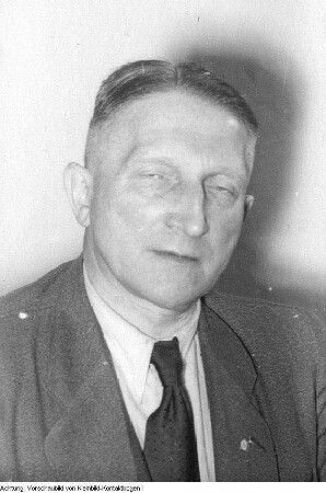 Dresden. Dr. Walter Thürmer (LDPD), Minister für das Gesundheitswesen, 1947-1951, in der Landesregierung Sachsen, 1950