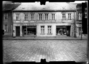 Bernau, Berliner Straße 29. Wohnhaus mit Laden (Fein-Bäckerei). Straßenfront