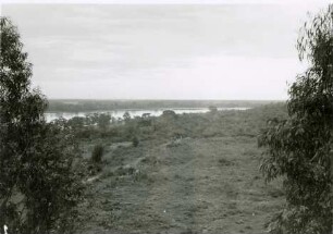 Blick von Porto Tibiriçá über den Río Paraná nach Mato Grosso do Sul