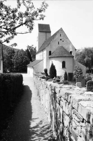 Sulzburg: Kirche St. Cyriak von Osten