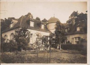 Landhaus Prof. Meisenheimer, Berlin-Dahlem: Ansicht von der Rückseite mit Garten