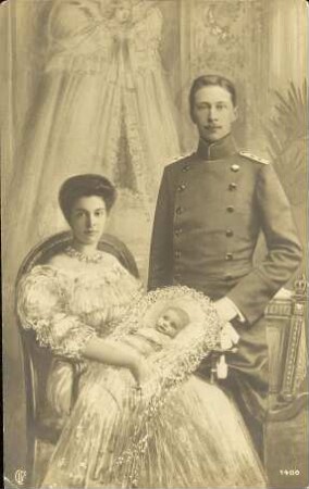 [Kronprinz Wilhelm mit Frau und Kind]