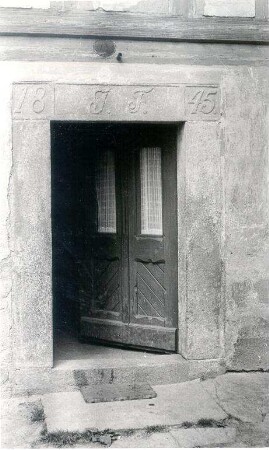 Wohnhaus in Rodewitz/Spree, Detail : Bauwesen - Wohnung, Exterieur. Ort: Rozwodecy / Rodewitz/Spree. Haus Nr. 18, Haustür aus dem Jahre 1845.