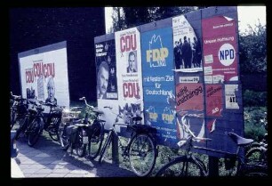 Wahlplakate in Marl 9.9.65.