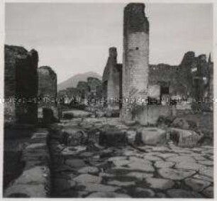 Pompeji, Kreuweg des Holconius Via dell'Abbondanza und Via Stabiana