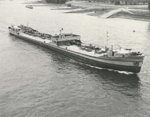 Tankmotorschiff PIZ LA MAGNA