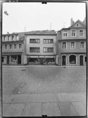 Meißen-Altstadt, Willy-Anker-Straße (Elbstraße) 12. Wohnhaus mit Laden (18. Jh., Umbau 20. Jh.). Straßenfront
