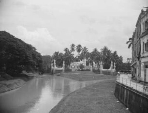 Moschee Masjid Jamek in Kuala Lumpur : Ansicht mit Zusammenfluss der Flüsse Klang und Gombak