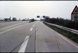 Einfahrt in Nebenfahrbahn West (AK Mannheim Richtung Heilbronn) von Hauptfahrbahn West (AK Mannheim Richtung Heilbronn)