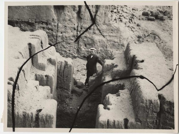 Bandelier at a necropolis in the north