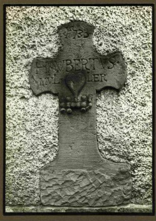 Katholische Kirche. Grabkreuz d. Hubertus Müller 1733