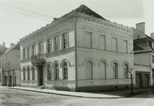 Güstrow, Friedrich-Franz-Straße 10 / Ecke Schweriner Straße. Wohnhaus