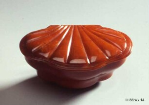 Flache muschelförmige Tabatiere