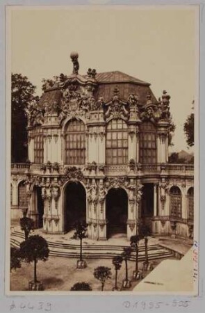 Der Wallpavillon im Zwinger in Dresden von Nordosten