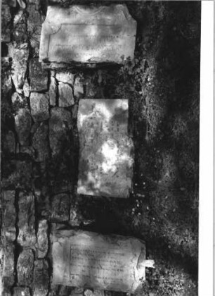 Grabstein 222 (Index: 100110549) Zustand: Fragment Beschreibung: Fragment: Grabstein 222