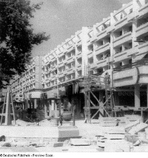 Dresden. Neustädter Markt, Hauptstraße. Wiederaufbau (1974-1980; G. Grünberg, H. Michalk, K. W. Leucht, K. Lässig und Kollektiv)