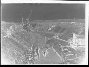 Durchstich Eltmann. Betonieren der landseitigen Oberkanalleitmauer.