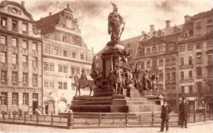 Siegesdenkmal am Markt