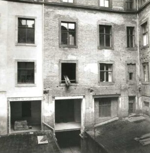 Dresden-Altstadt, Schloßplatz 1. Ständehaus. Großer Innenhof mit Einbauten. Blick vom Westflügel zum Ostflügel