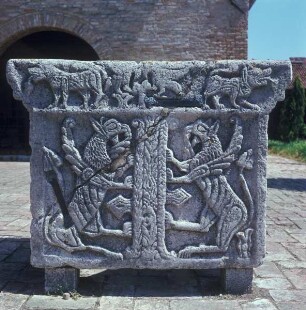 Sarkophag: Greifen