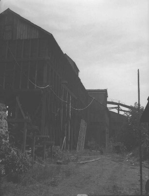Altes Bergwerk : Blick auf das Gebäude eines Bergwerkes