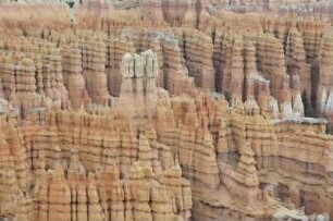 Felsen im Bryce Canyon Nationalpark : Blick vom Inspiration Point im Bryce Canyon Nationalpark am Abend auf die Felsenformationen, aufgenommen am 17. August 2012