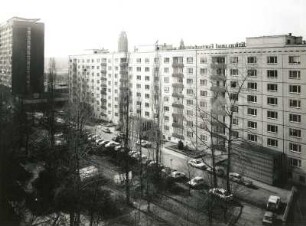 Dresden-Altstadt. Blick aus dem Wohnhochhaus, Terrassenufer 14, nach Südwesten gegen Wohnbebauung, Steinstraße