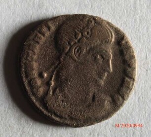 Römische Münze, Nominal Follis, Prägeherr Constantius II., Prägeort Siscia, Original