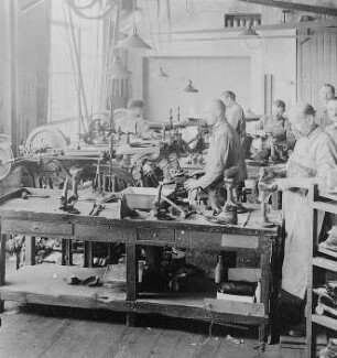 Maßabteilung : Technikgeschichte | Technologie | Schuhwarenfabrikation | Schuhwarenfabrik Conrad Tack & Cie AG