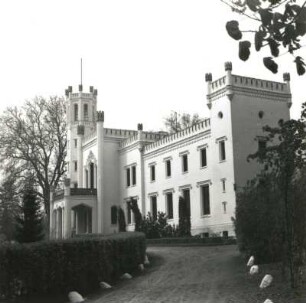 Kittendorf. Schloss. Haupteingangsseite