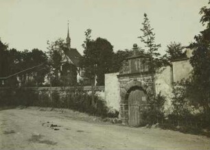 Zittau. Frauenfriedhof. Außenseite mit Friedhofsportal
