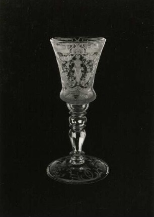 Pokal mit Herme. Dresden, 1715/1720. Glas (farblos), Schliff, Matt- und Klarschnitt; Höhe 21,4 cm. Prag: Kunstgewerbemuseum 24.674 (Haase, 1988, Kat. Nr. 150)