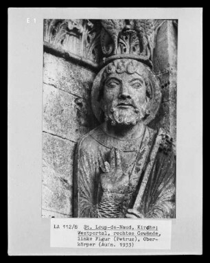 Linkes Gewände: Der Apostel Petrus