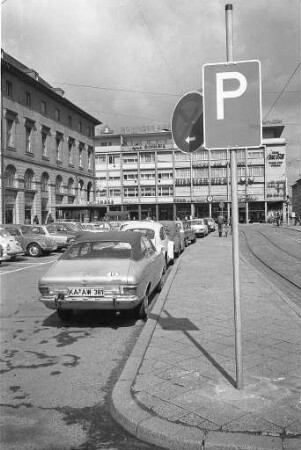 Ungünstige Verkehrsbeschilderung am Karlsruher Marktplatz