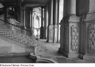 Dresden-Altstadt. Zwinger (1709-1728; M. D. Pöppelmann, B. Permoser). Wallpavillon. Treppenhaus