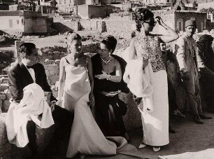 Besucher des "Bal des petits lits blancs" in Baalbek