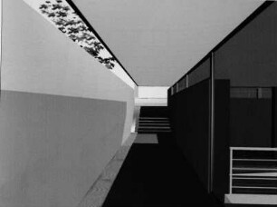 Entwurf zur Erweiterung des Ernst-von-Hülsen-Hauses (3. Preis des Architektenwettbewerbs, Nr. 24) — Erweiterungsbau an der Gartenseite. Innenansicht: Treppe zum Eingang