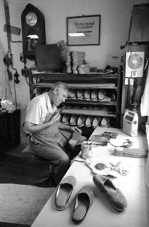 Pantoffelmacher. Schuhmachermeister Stein