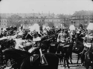 Königsparade anläßlich des Geburtstages Friedrich August III. von Sachsen (Szene aus einem Dokumentarfilm)