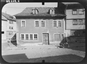 Arnstadt, Unterm Markt. Wohnhaus. Straßenfront