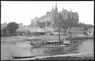 Meißen. Albrechtsburg mit Elbe und Dampfer Riesa
